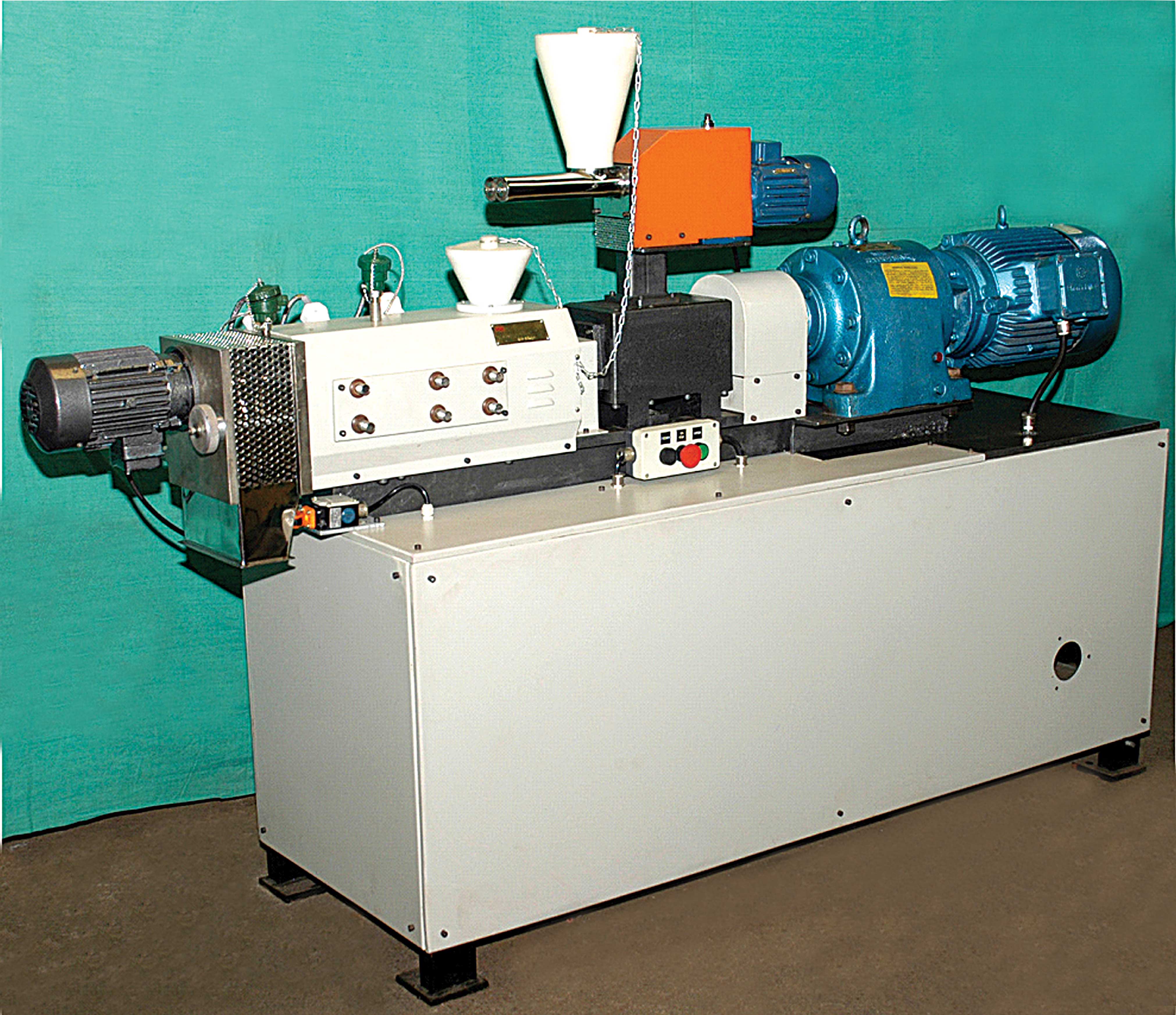 BTPL Lab Model Twin-Screw Extruder